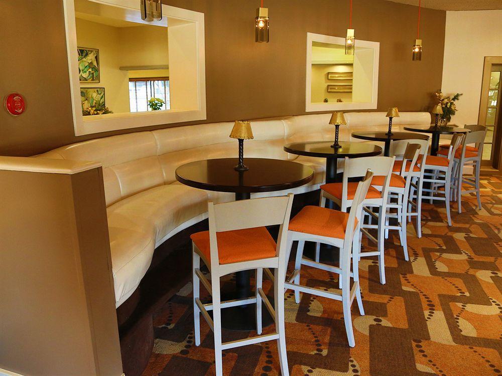 Inn At The Commons 메드퍼드 외부 사진