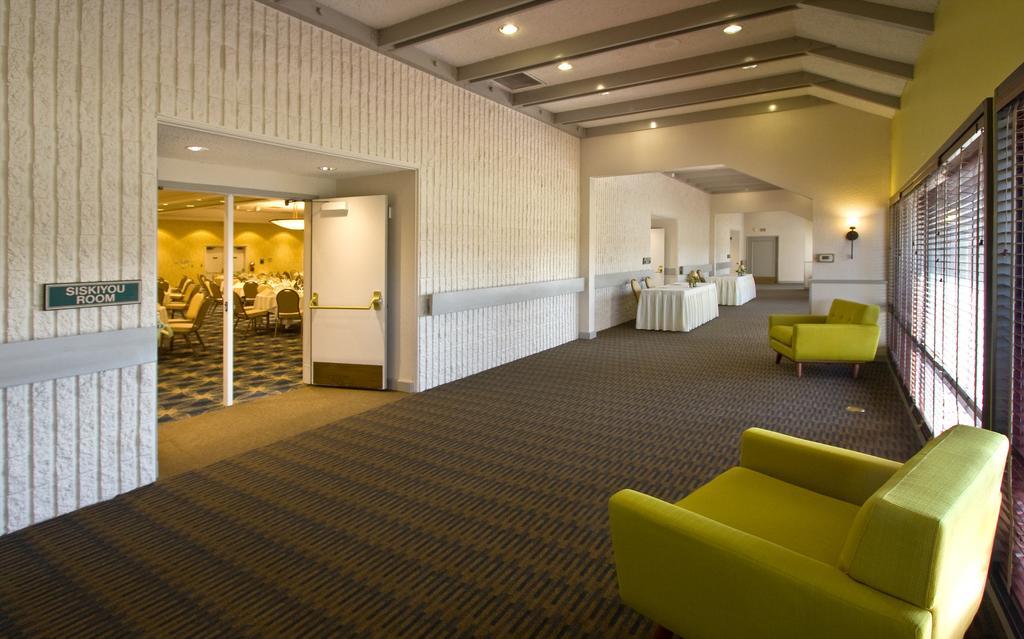 Inn At The Commons 메드퍼드 외부 사진
