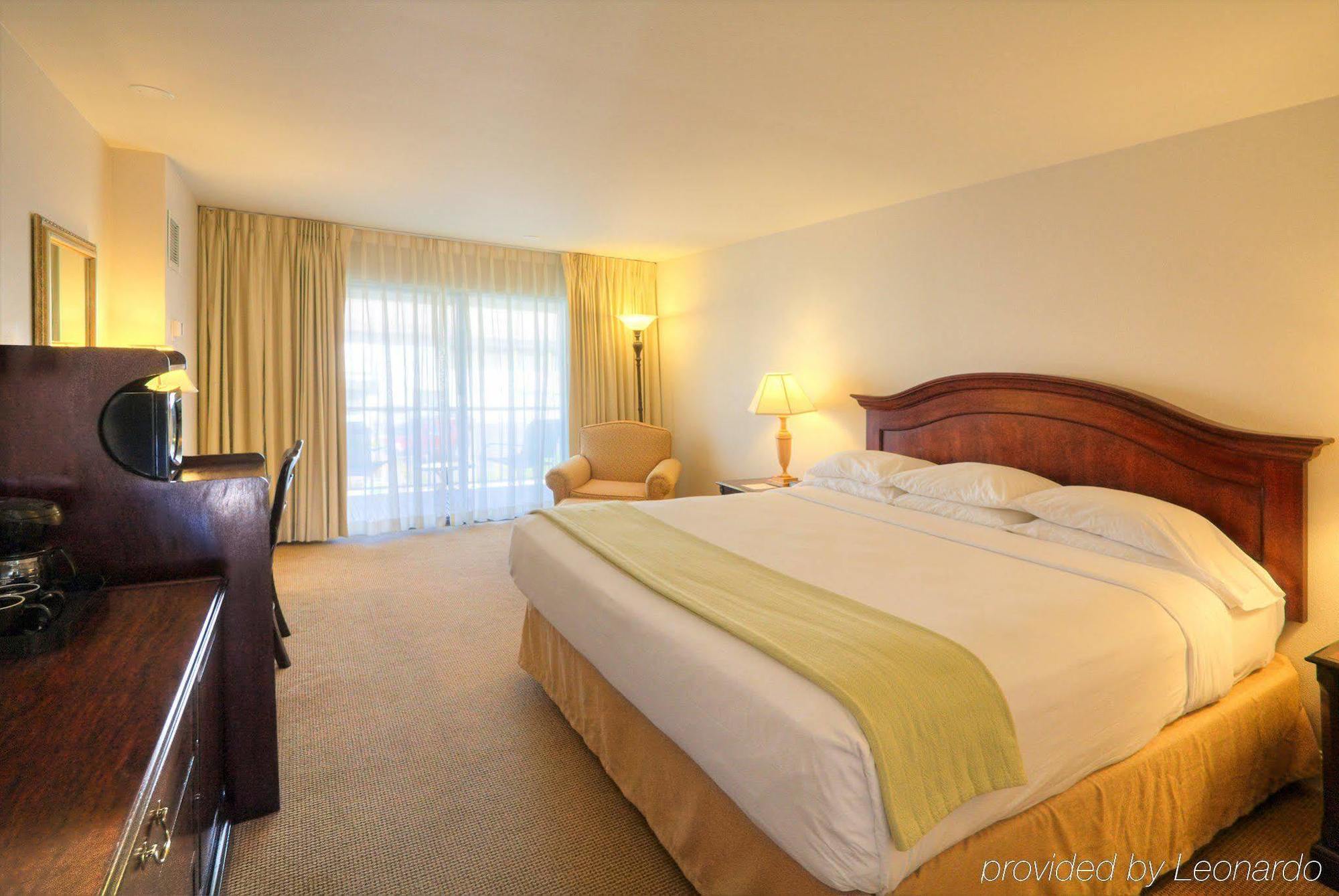 Inn At The Commons 메드퍼드 외부 사진