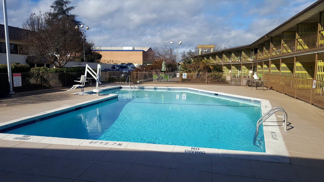 Inn At The Commons 메드퍼드 외부 사진