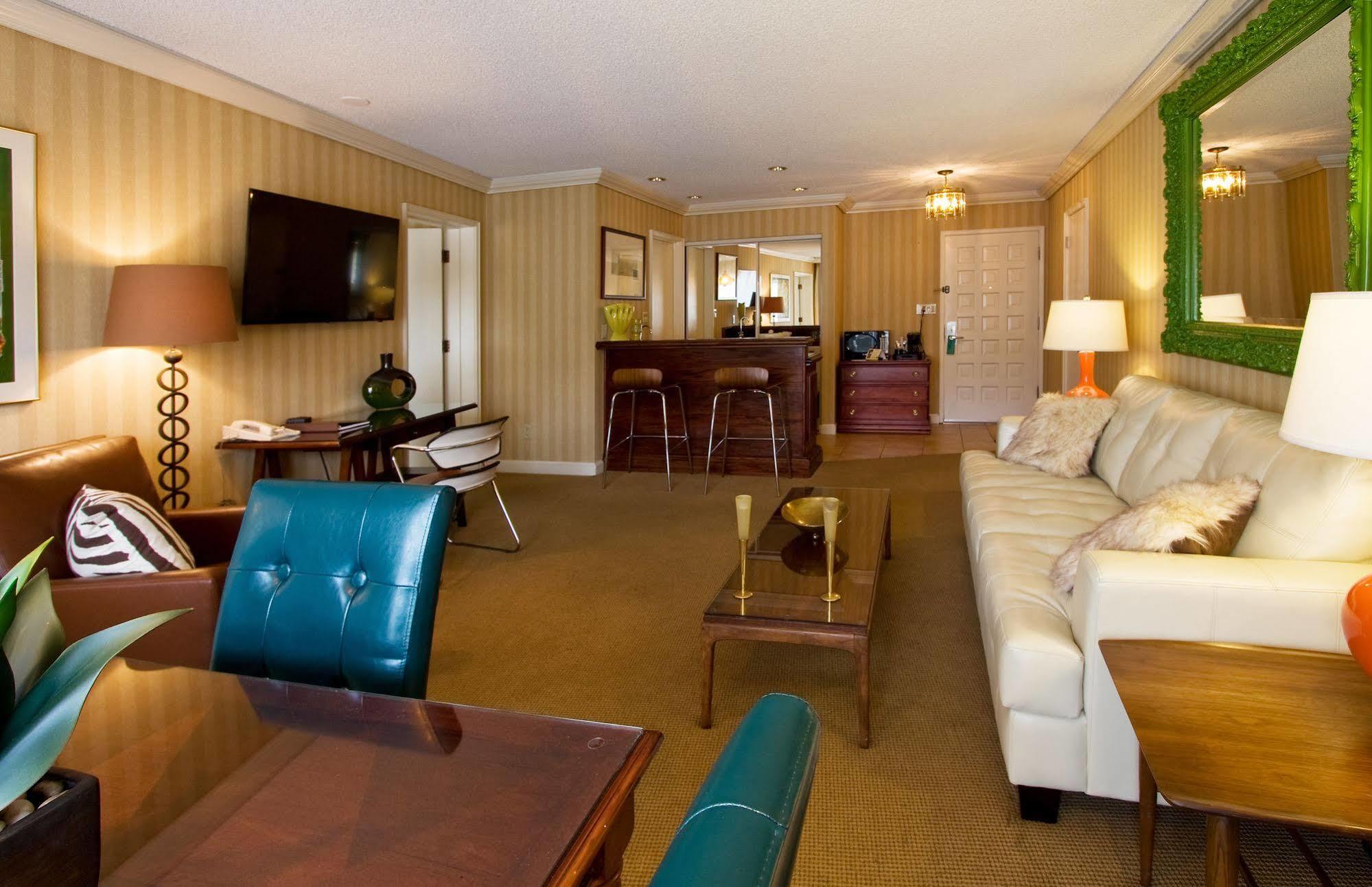 Inn At The Commons 메드퍼드 외부 사진