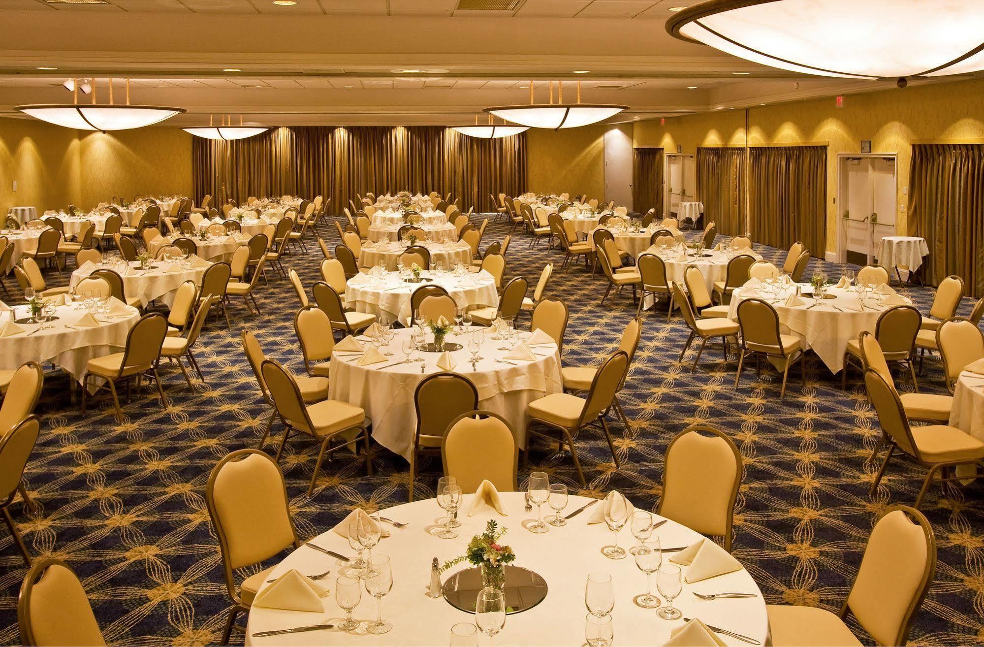 Inn At The Commons 메드퍼드 외부 사진