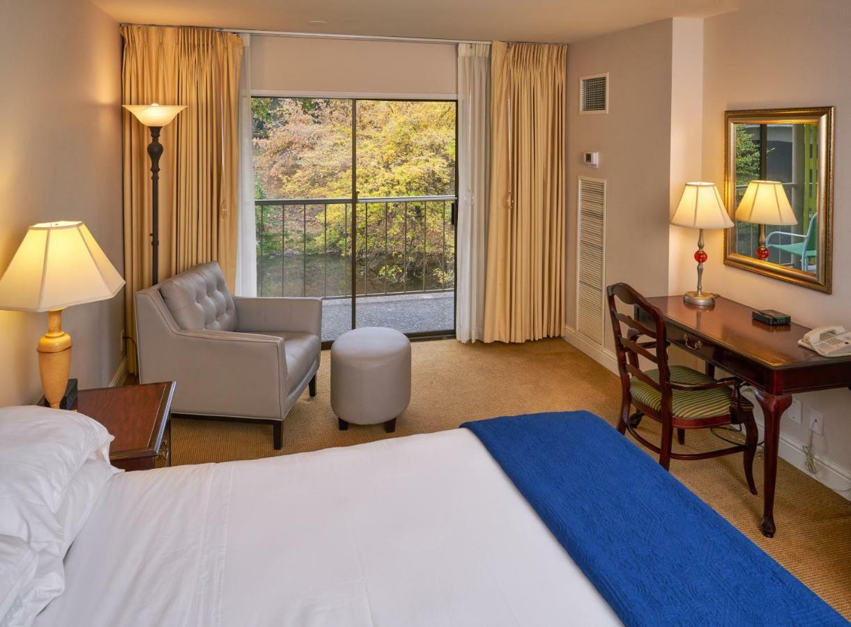 Inn At The Commons 메드퍼드 외부 사진