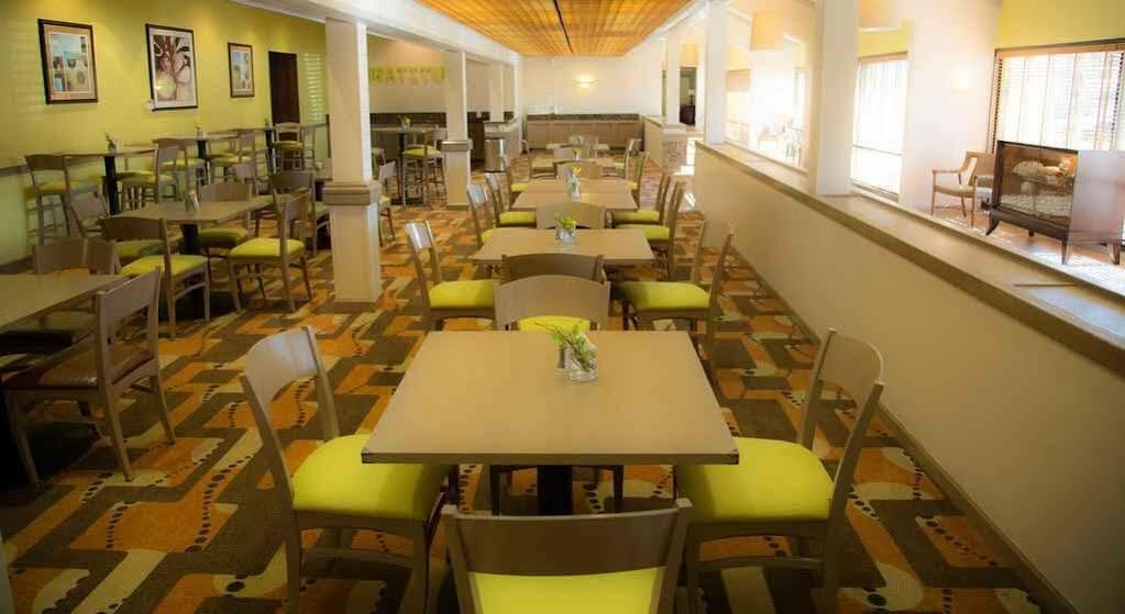 Inn At The Commons 메드퍼드 외부 사진